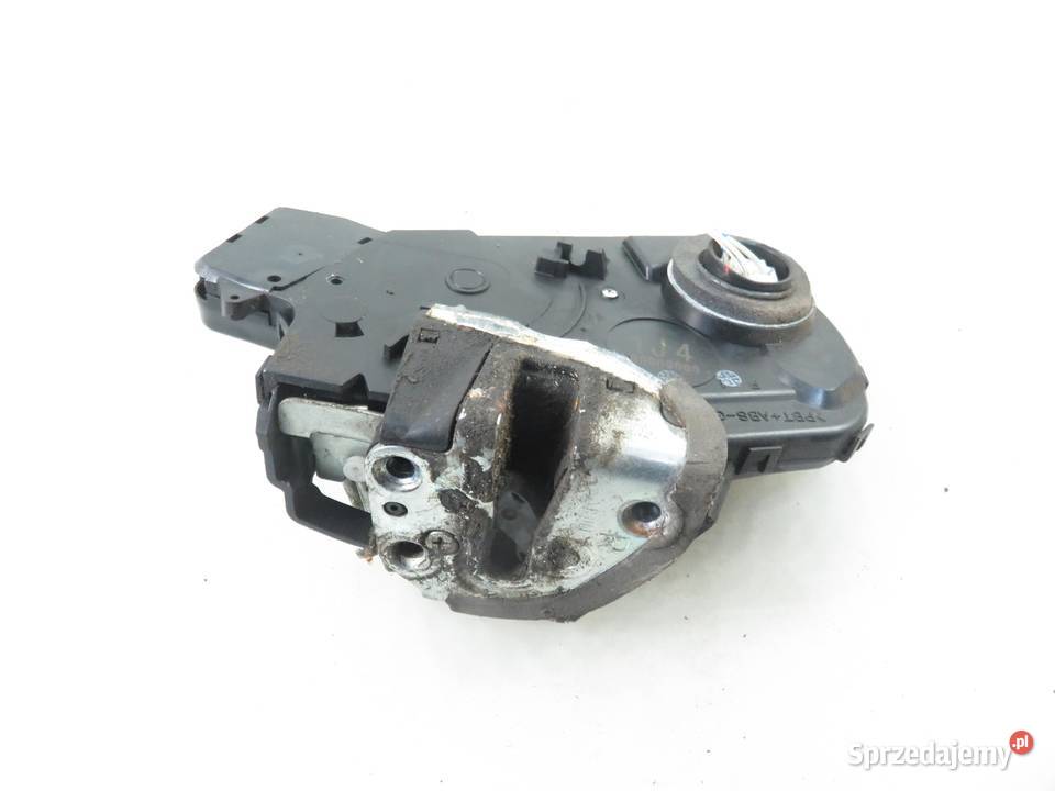 ZAMEK KLAPY TOYOTA RAV 4 III