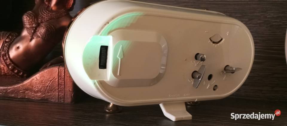 Zegar z kalendarzem 83r