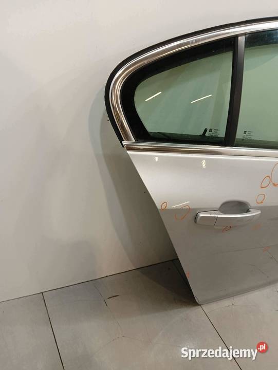 DRZWI PRAWE TYŁ 5D HB Z176 Opel Insignia I