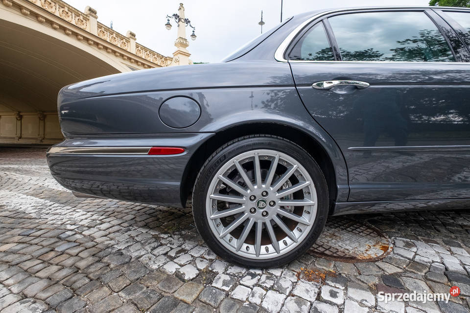 Jaguar XJR X350 z 2005 r W doskonałym stanie z Warszawa