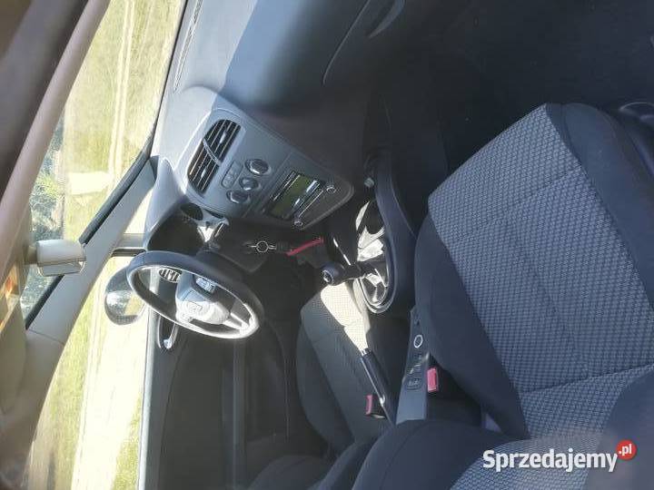 Seat Leon niski je design Leon Toruń