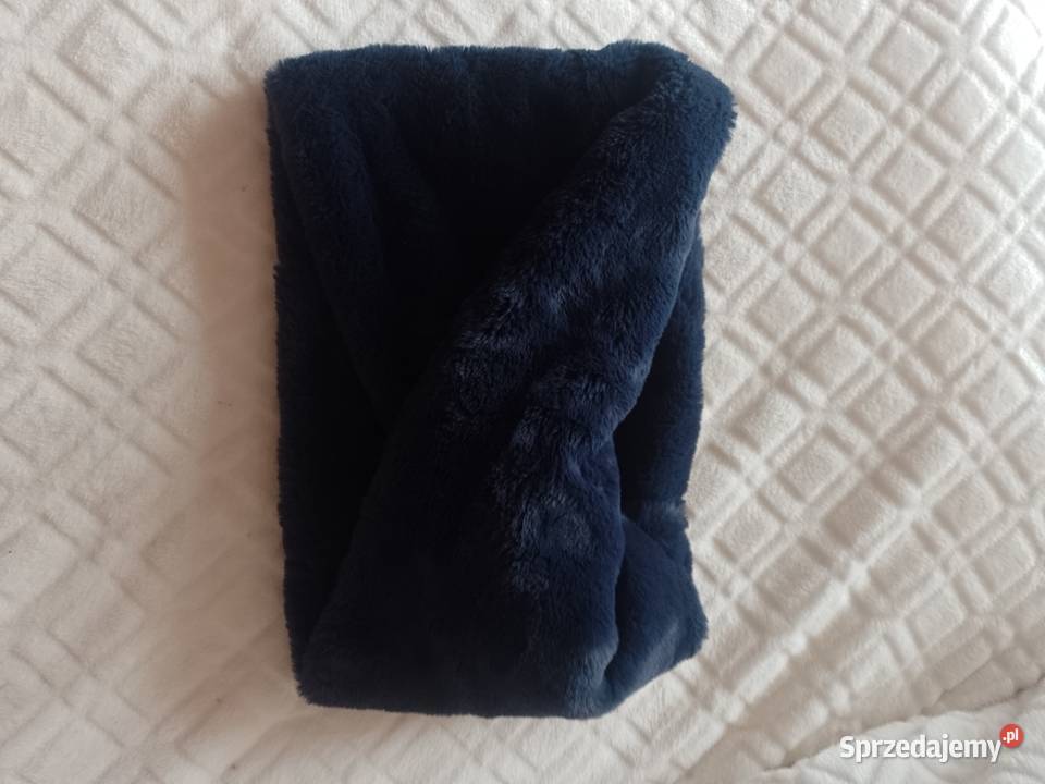 Granatowy Futrzany Komin kopertowy z Londynu Dodatki Kraków