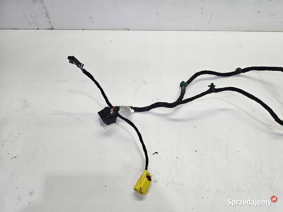 WIĄZKA DRZWI PRAWY PRZÓD AUDI A4 B7 8E1971029AA osobowe Materiały instalacyjne Przystajń