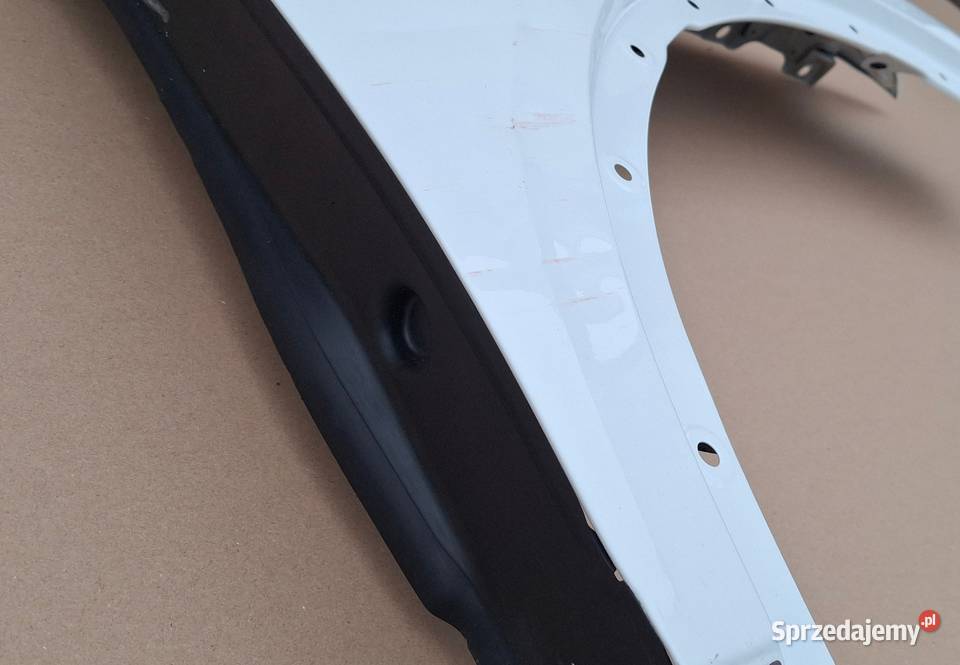 VW TROC T ROC BŁOTNIK PRAWY PRZÓD PRZEDNI Bieleń