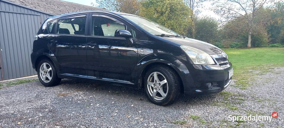 Toyota verso Bodzentyn