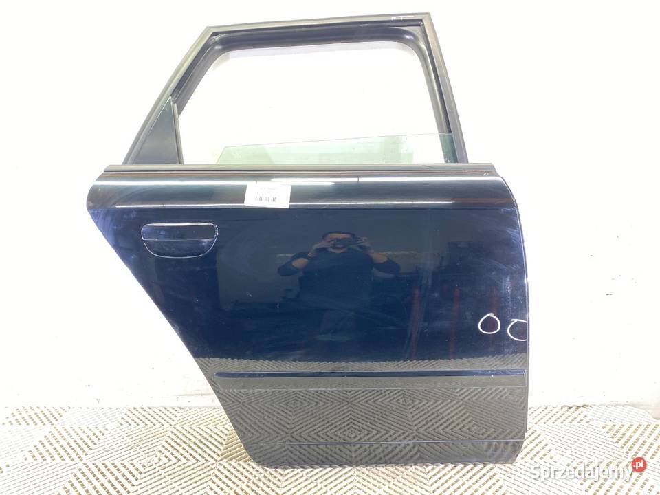 DRZWI PRAWY TYŁ AUDI A4 B7 Kombi 0408 osobowe