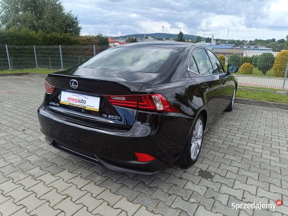 Lexus IS III Sedan 300h 223 FSport HYBRID 4/5 Sanok