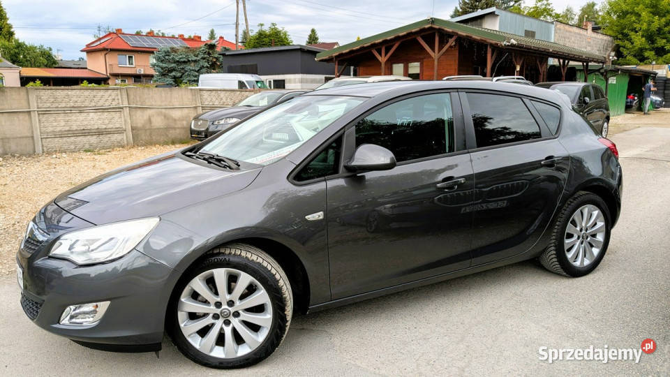 Opel Astra 16i116OPŁACONY Bezwypadkowy światła do jazdy dziennej śląskie Częstochowa sprzedam