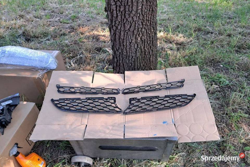 Atrapa chłodnicy Opel Corsa F 9829474180 Atrapa osobowe