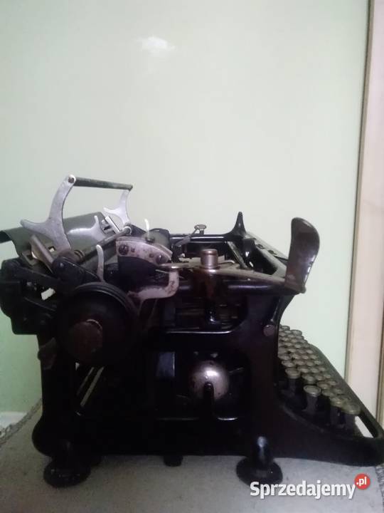 Stara maszyna do pisania z lat 30 tych