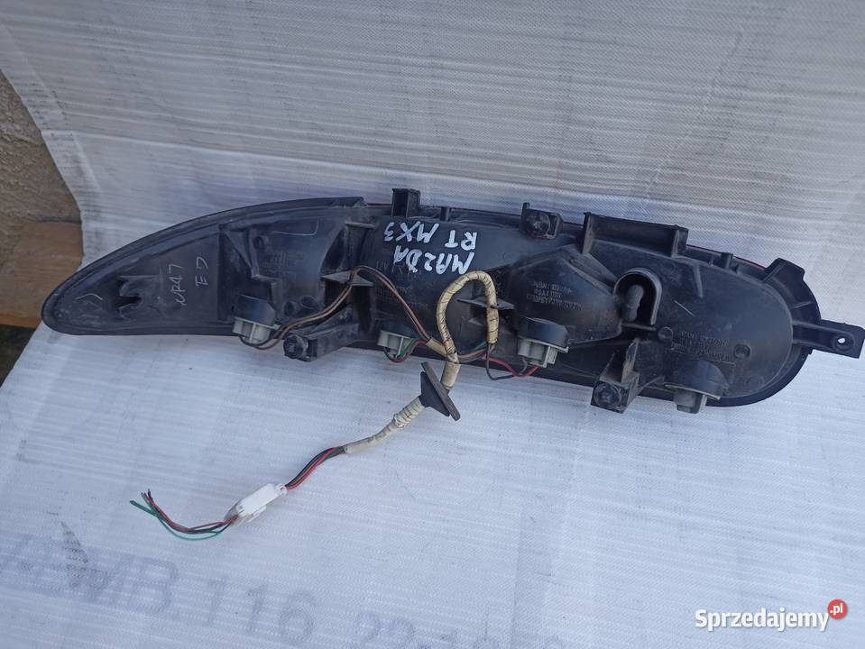 Mazda MX3 lampa tył tylna prawa