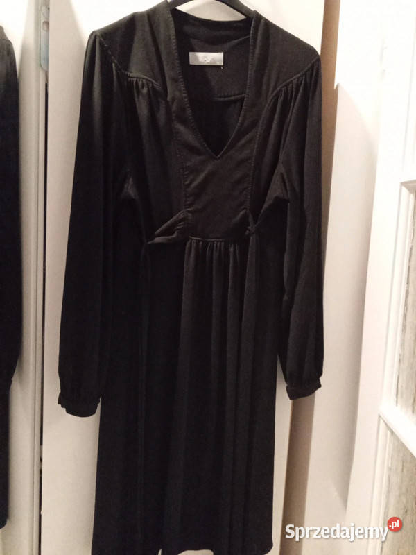 Sukienka Czarna Gotycka Vintage Wiązana w Pasie Spódnice i sukienki Bydgoszcz