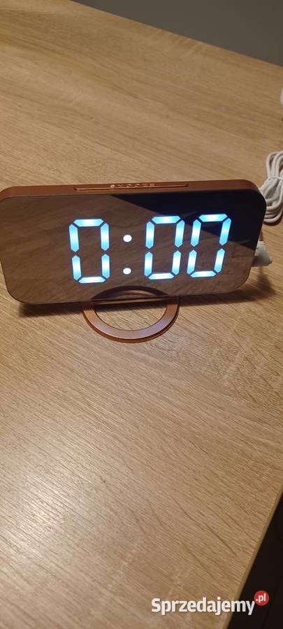 Cyfrowy lustrzany zegar LED wielkopolskie