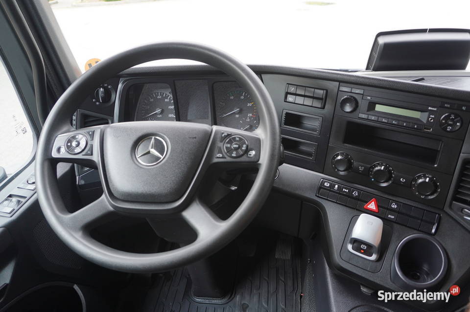 Ciągnik siodłowy MercedesBenz Actros 1833 260 Kraków