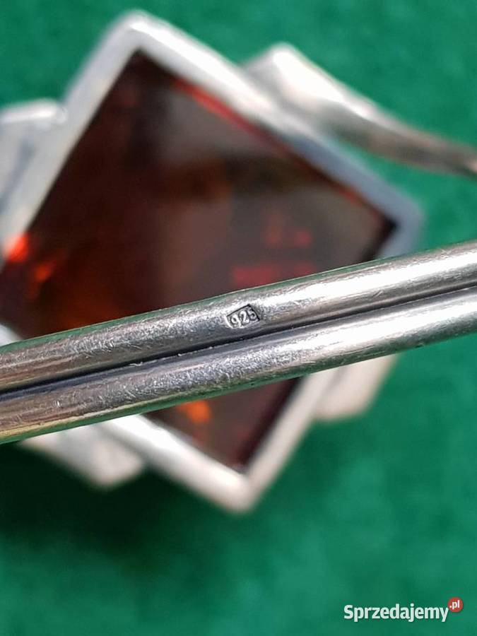 Srebrna bransoleta z naturalnym bursztynem Bransoletki Gdynia