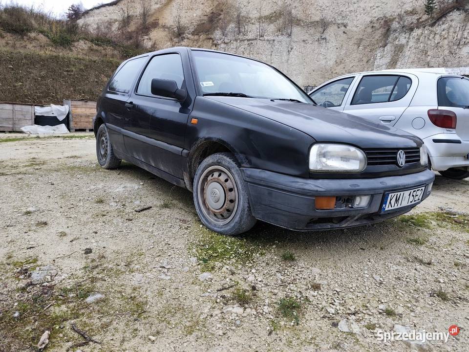 Volkswagen Golf 3 uszkodzony Golf Rzeżuśnia sprzedam