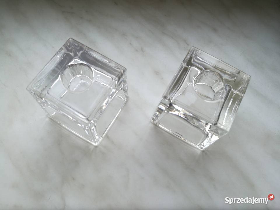 Dwa szklane świeczniki nowoczesny styl