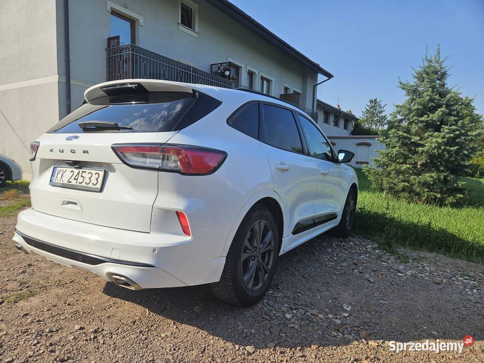 Ford Kuga III ST 15 120 AT Biały SUV 2021 158k Rok produkcji 2021