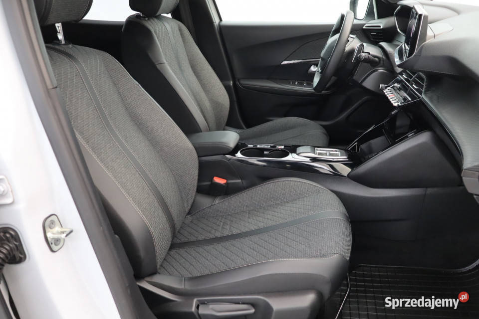 Peugeot 2008 12 PureTech nieuszkodzony