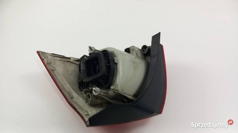 VW GOLF V HB LAMPA TYŁ LEWA Światła stop wielkopolskie