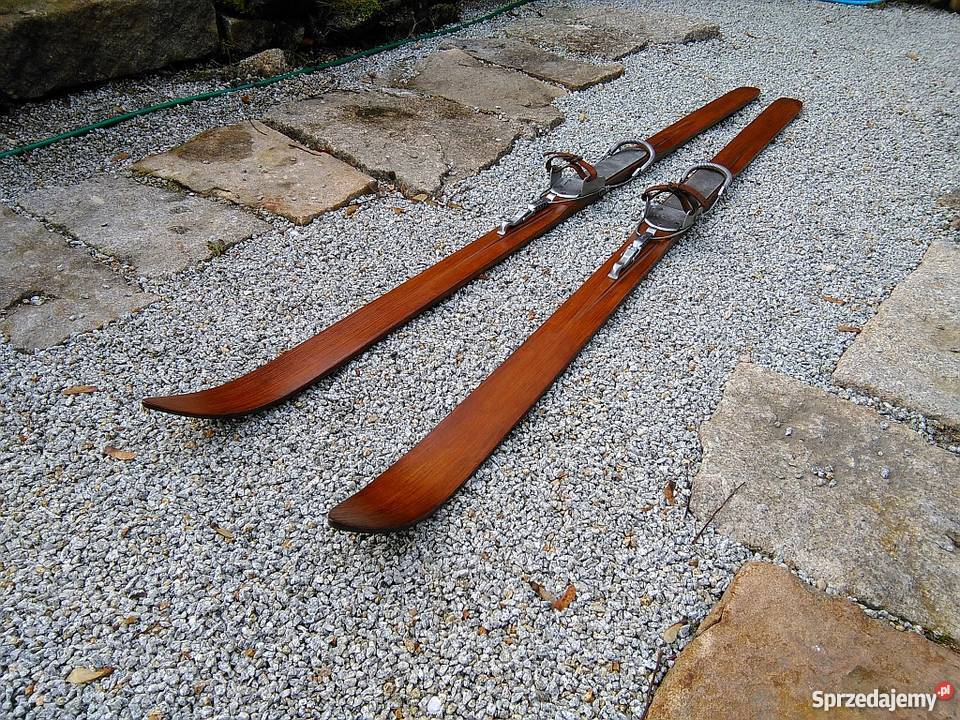 Stare drewniane narty 1939