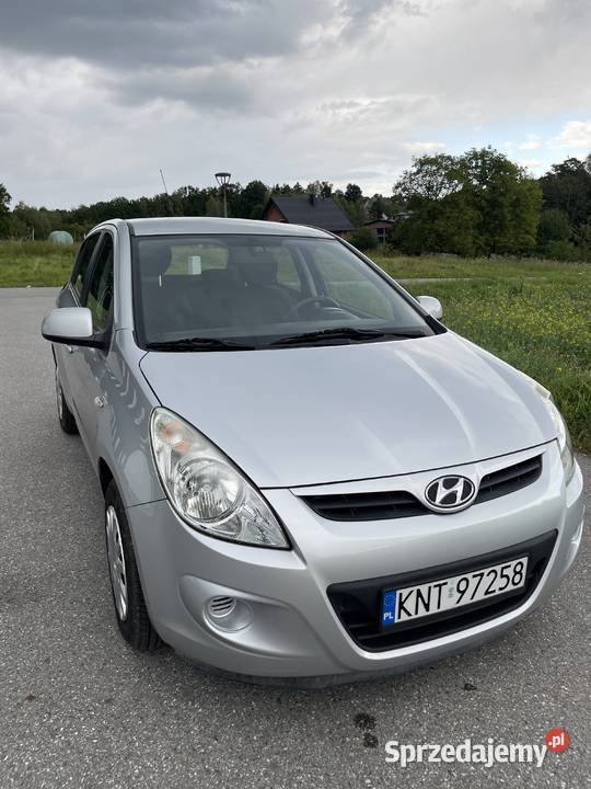 Hyundai i20 I 12 benzyna 2011 r lakier metallic