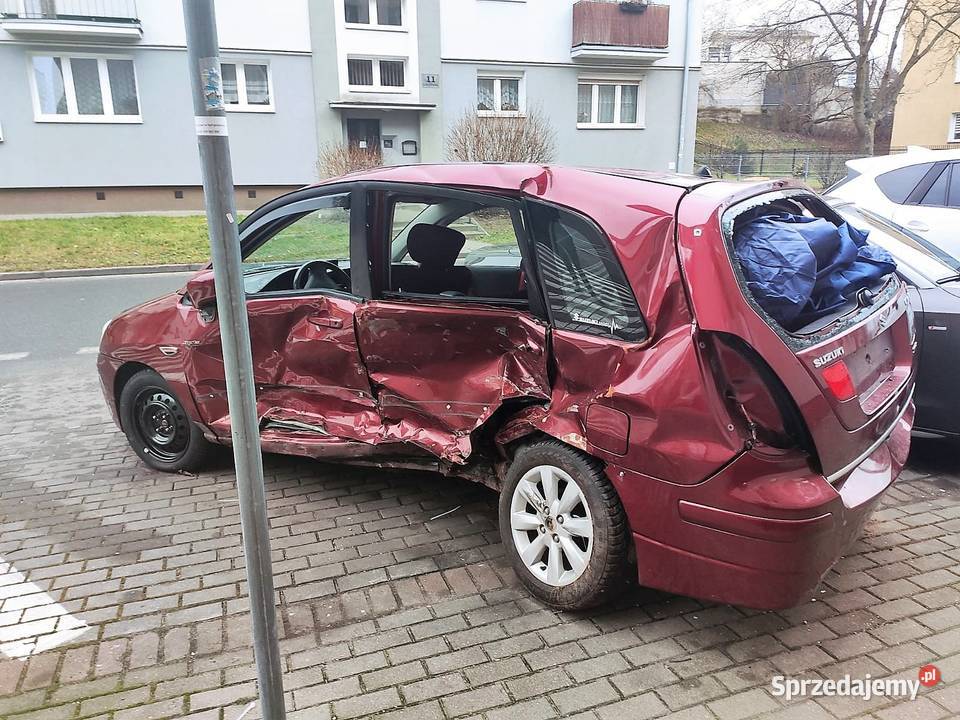 Suzuki Liana 2005 Uszkodzony Super dawca nowe bordowy