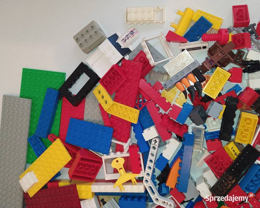Klocki Lego z pojemnikiem 6 lat+ sprzedam