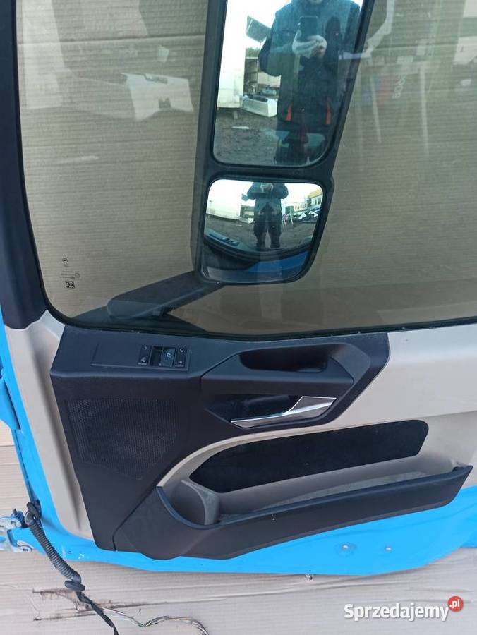 MERCEDES ACTROS MP4 AROCS ANTOS DRZWI PRAWE IGŁY Bieleń sprzedam