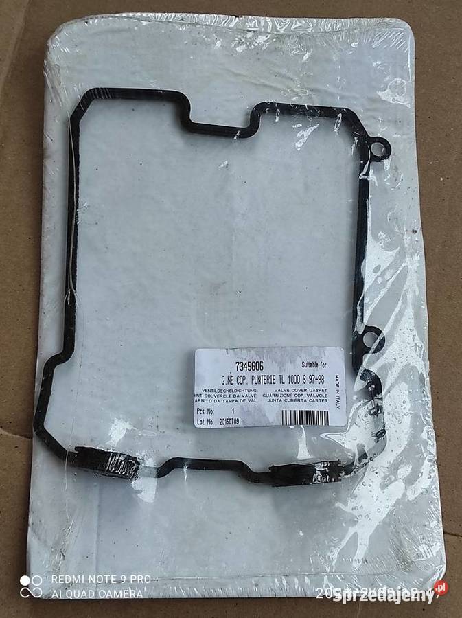 Suzuki TL 1000 uszczelka pokrywy zaworów 9798 Uszczelki silnika i osprzętu sprzedam