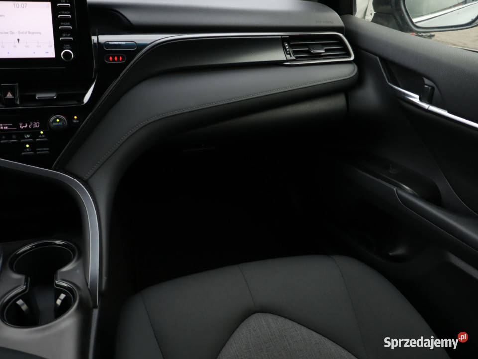 Toyota Camry 25 Hybrid sprzedam