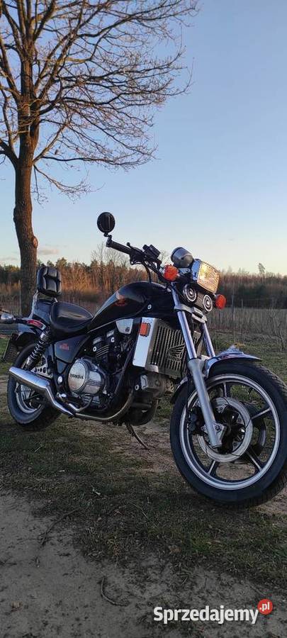 Honda VF 750 C przygotowana do sezonu V4 82 manualna Kurzętnik