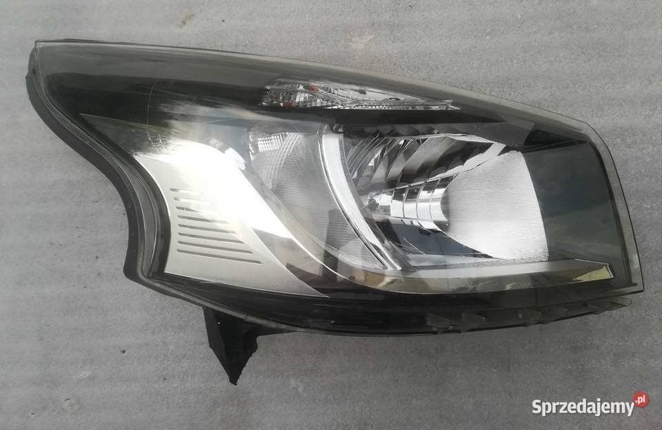 Renault Traffic III reflektor lampa prawy przód Prawe Oświetlenie Przeźmierowo sprzedam
