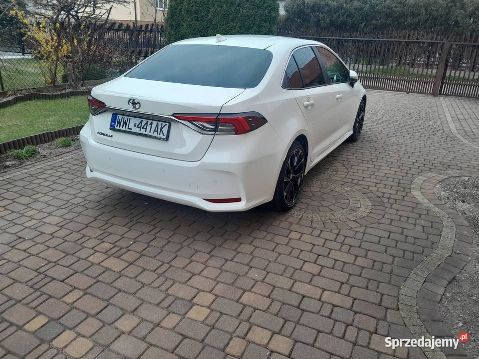 Toyota Corolla 2022 super stan bezwypadkowa aso Samochody osobowe Wołomin sprzedam