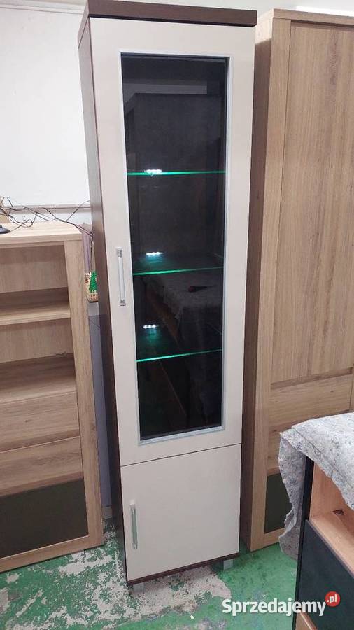 Witryna wąska Bodzio z oświetleniem Kredensy i witryny Meble sprzedam