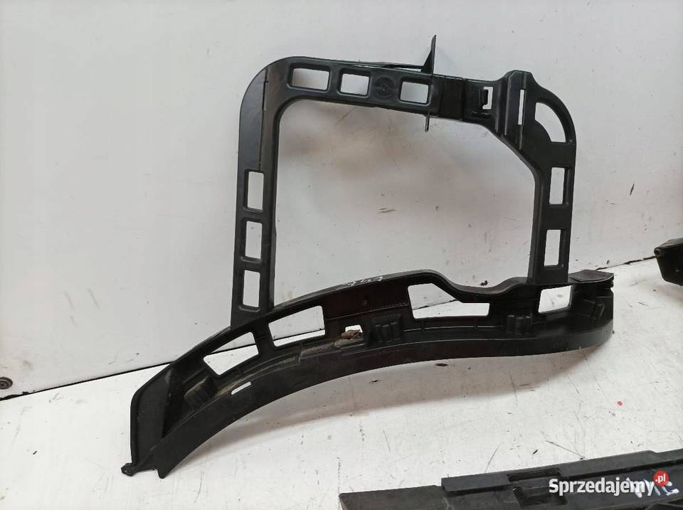 ŚLIZG ZDERZAKA TYŁ KOMBI 3AF807394 3QF807377 VW