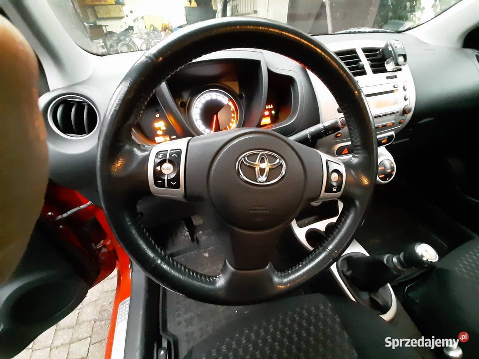 Toyota Urban Cruiser 2009 14 Diesel radio Warszawa