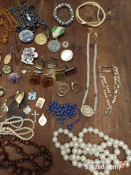 Szkatułka z miksem biżuterii vintage dolnośląskie Dzierżoniów