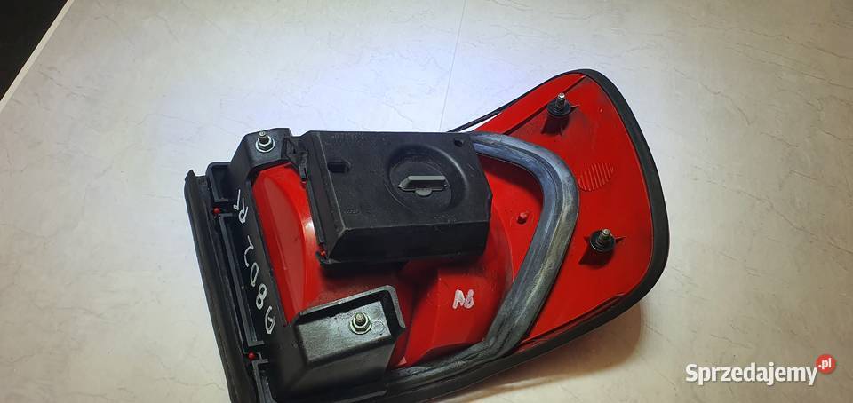 audi a8 d2 lampa prawy tył narożna OE stan Radom