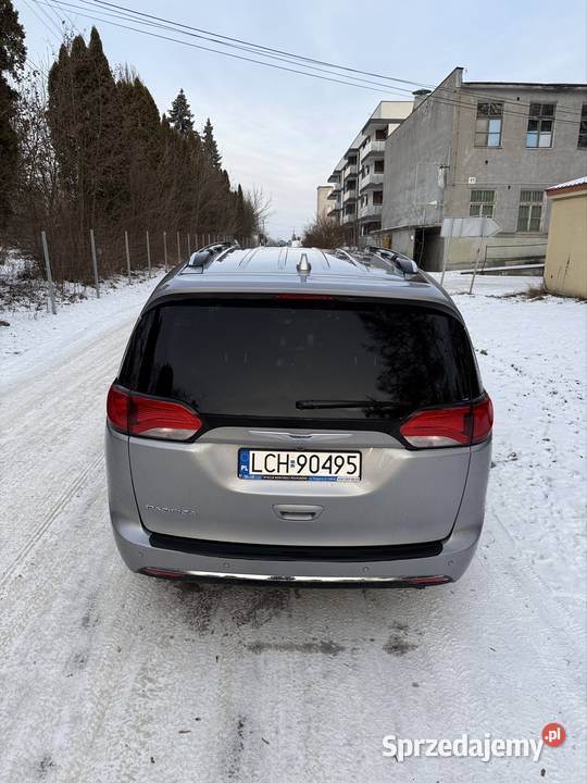 Chrysler Pacifica 2018 r 36 bogate wyposażenie Chełm
