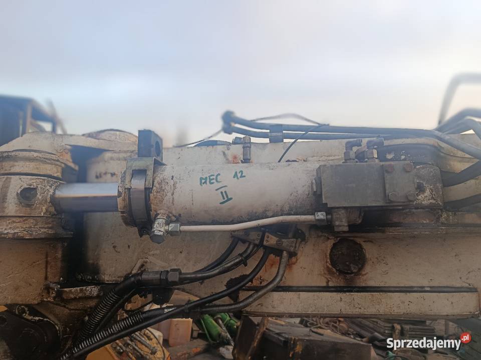 Siłownik skrętu obrotu ramienia Mecalac 12MXT