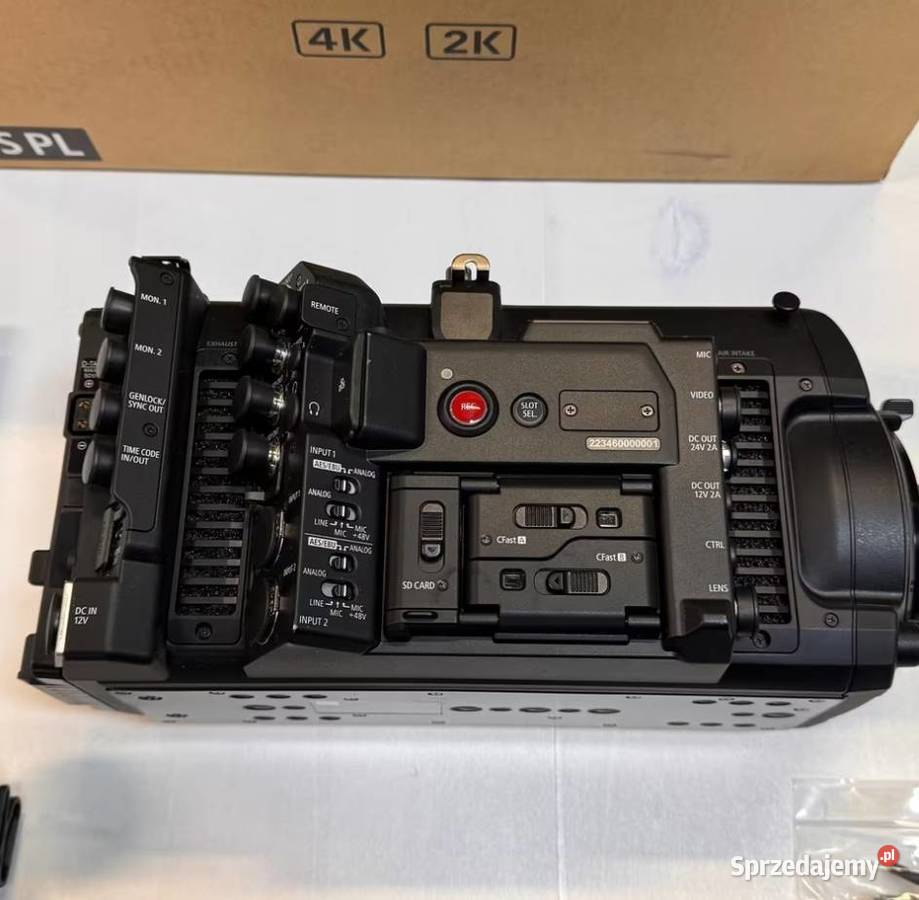 Korpus kamery filmowej Canon C700 z mocowaniem Warlity Małe
