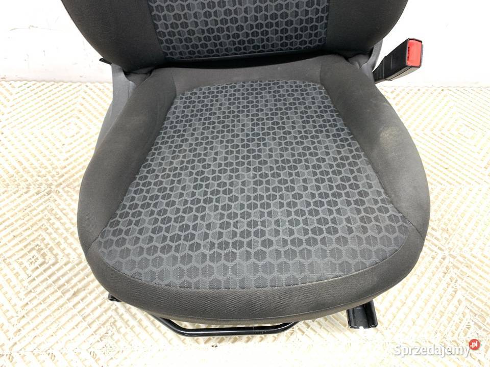 FOTEL PRAWY PRZÓD OPEL CORSA E Hatchback podkarpackie