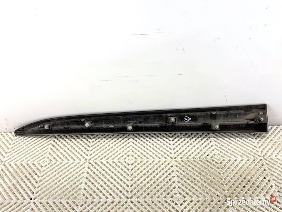 LISTWA DRZWI PRAWY PRZÓD MITSUBISHI OUTLANDER Listwy i nakładki