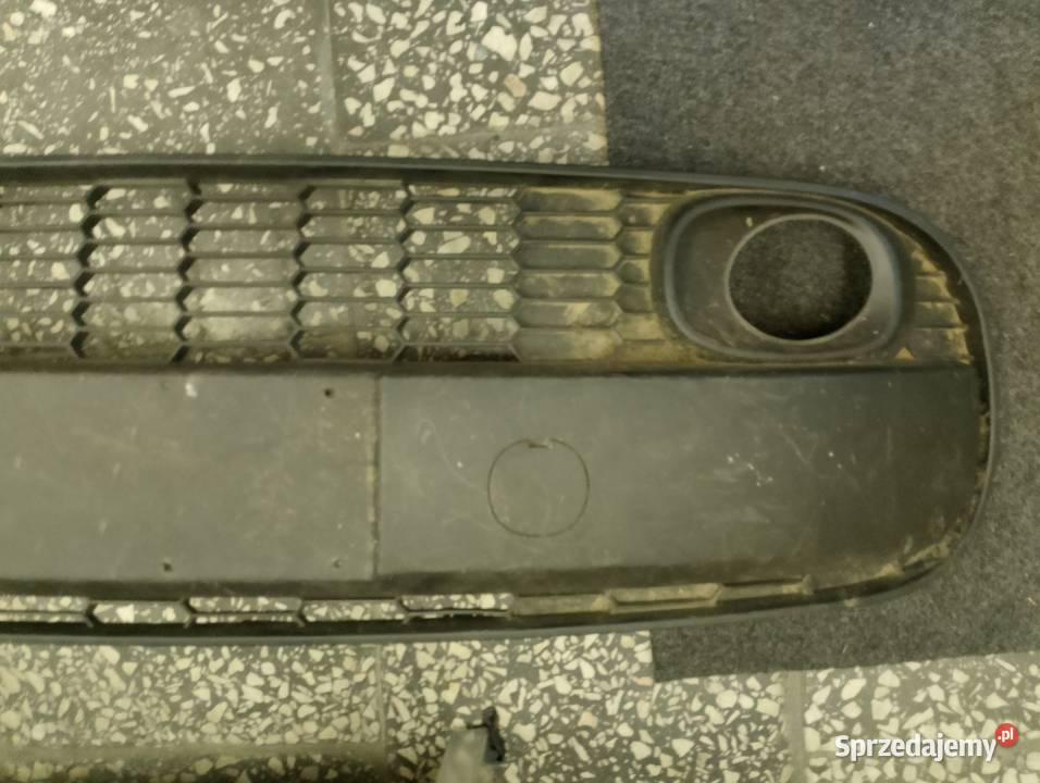 Atrapa środkowa grill Fiat 500 L 2012 Atrapy Motoryzacja małopolskie