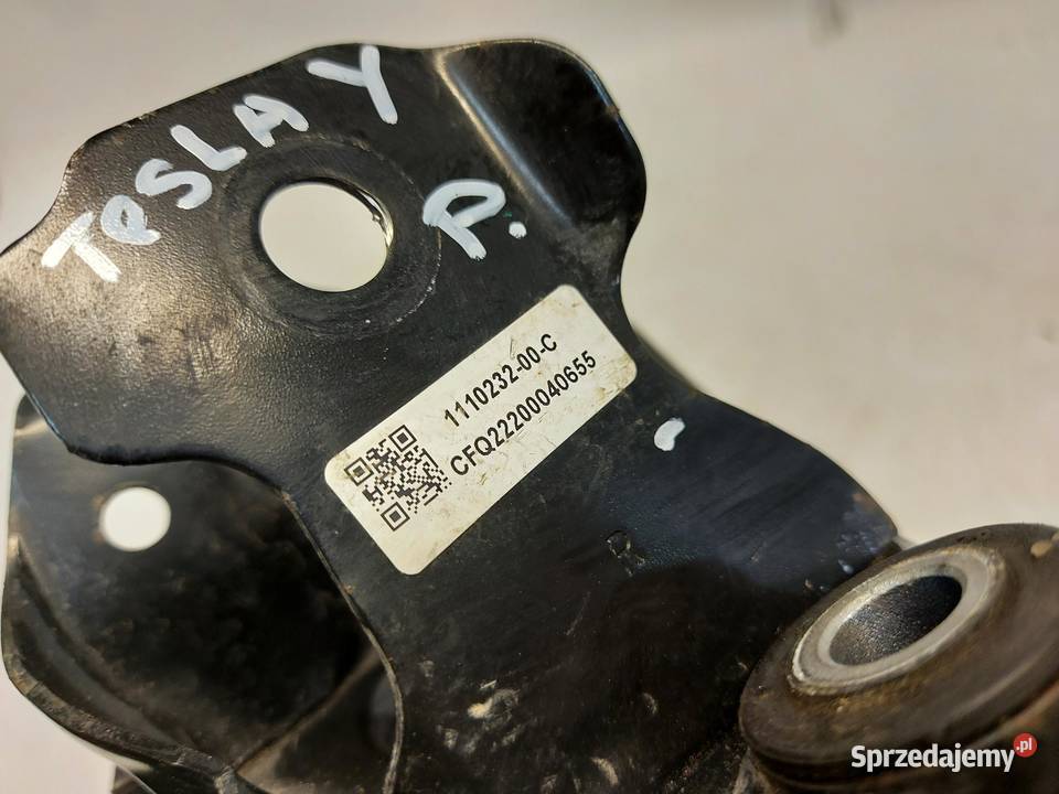 TESLA MODEL Y 2022r ŁAPA WSPORNIK MOCOWANIE