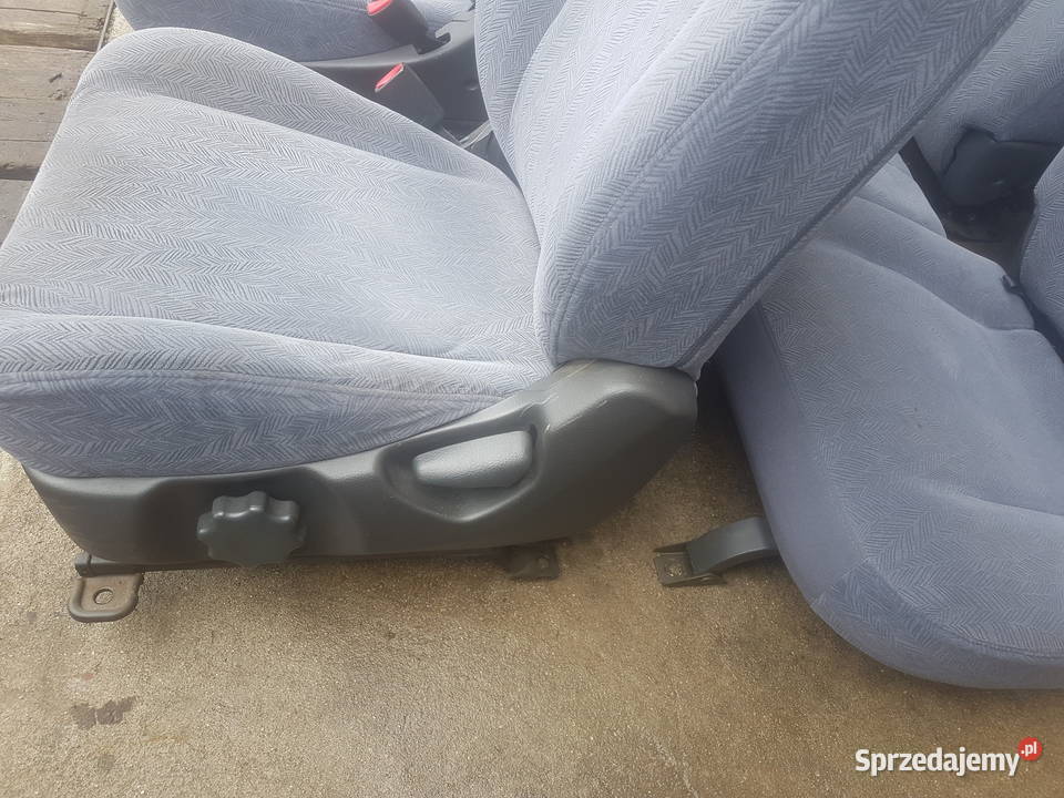 Suzuki Liana komplet fotele przednie kanapa tył Legnica