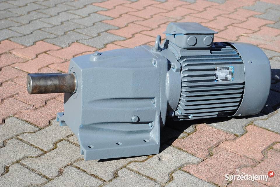 Motoreduktor dwubiegowy 3148kw 63125obr VEM Kargowa