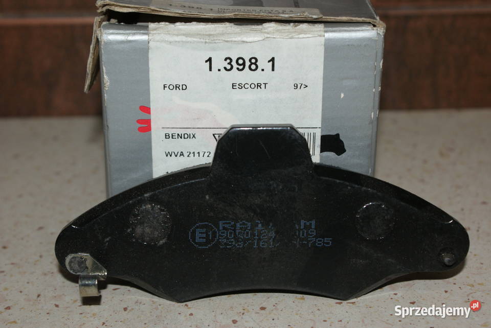 KLOCKI 13981 RAICAM FORD ESKORT osobowe Białobrzegi