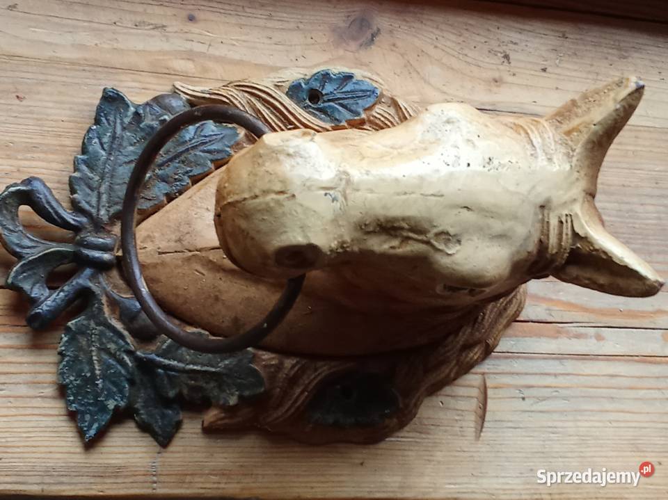 Żeliwne głowy konia Prusim